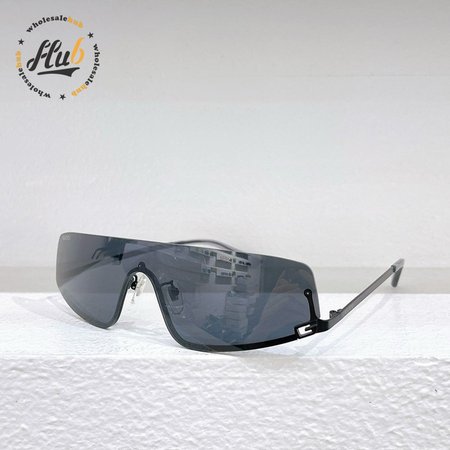 Gucci Mask-Shaped Frame Sunglasses