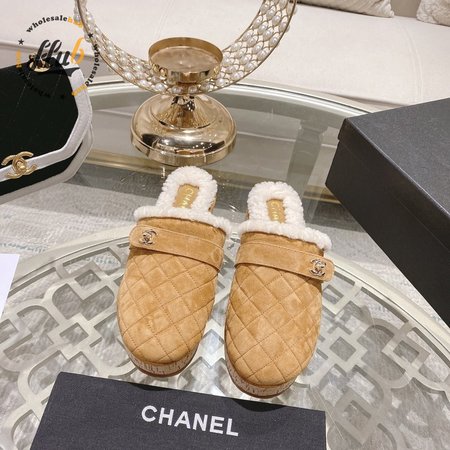 Chanel 21B Brown Suede Turnlock CC Logo Shearling Clog 35-41