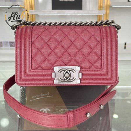 Chanel Boy Flap Quilted Diamond New Medium Red