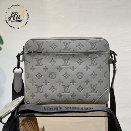 trio messenger bag m46603