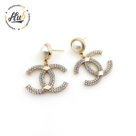 Chanel Pearl Stud Fine Earrings