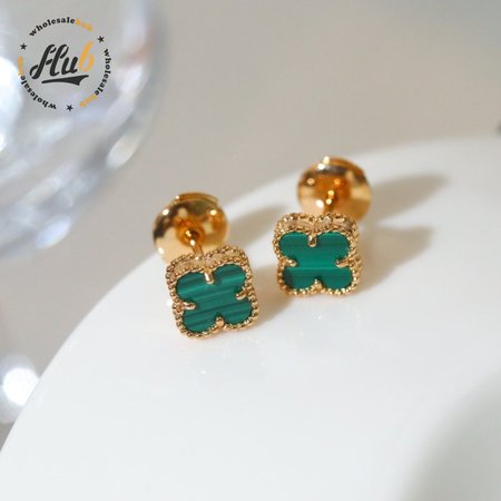 Women Van Cleef & Arpels Alhambra Earrings