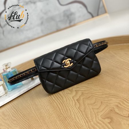 Chanel Pre-Owned Leather Hip Clutch Bag